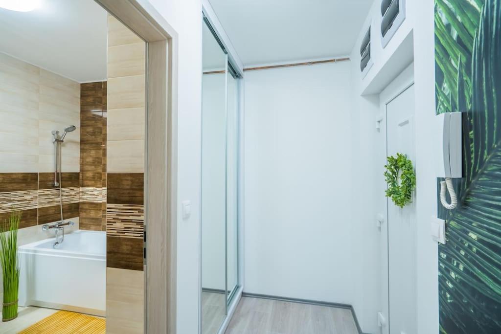 שיופוק Jungle Apartment מראה חיצוני תמונה